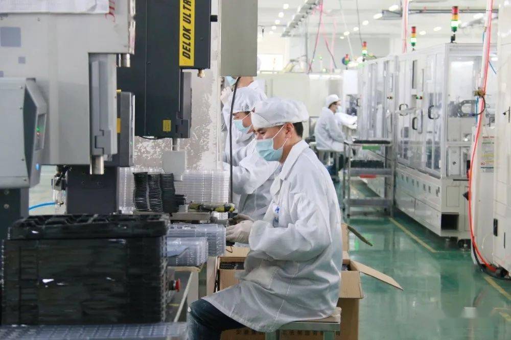 今年春节没回家的务工者他们都开云 开云体育APP在干嘛？来贵池这家企业看看(图2)