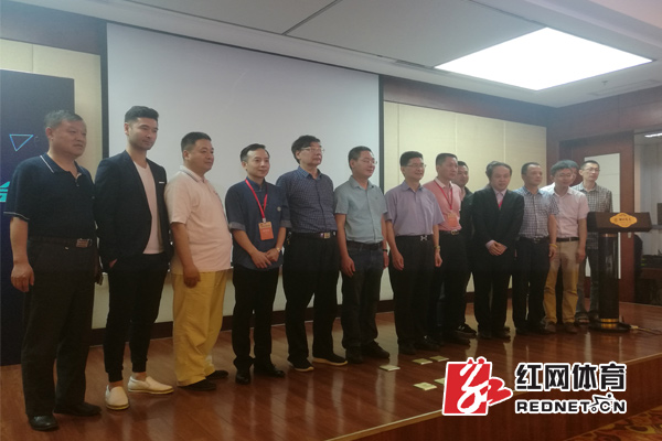 Kaiyun 开云亮相城围联的湖南智造！隐智科技发布围棋机器人等产品(图6)
