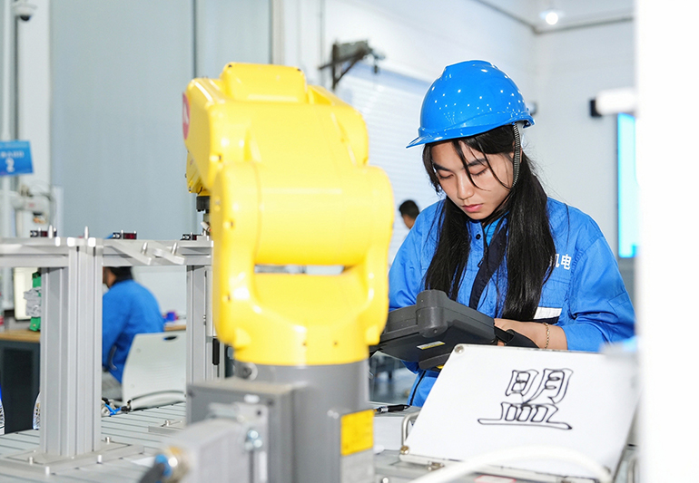 开云APP 开云官网入口2023中国—东盟智能制造职业技能邀请赛圆满收官(图2)
