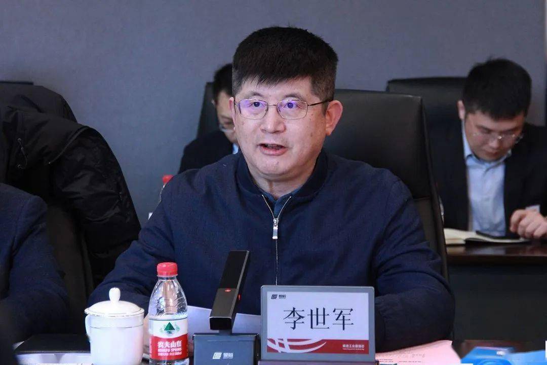 谈芯开云APP 开云官网入口论道 携手共赢！亚杰半导体先导班走进智芯微电子