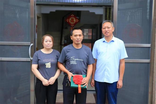 骄傲！一家祖孙三代服役军种涵盖“开云 开云体育平台陆海空”(图5)