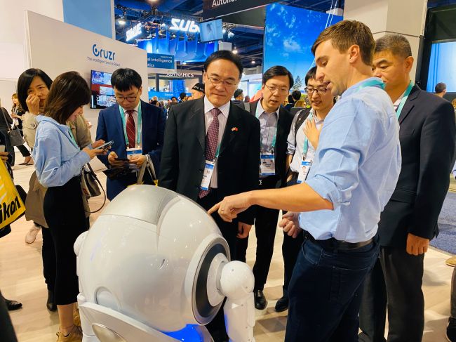 Walker全新亮相CES 2020优必选科技引领AI机器人商业化Kaiyun 开云(图2)